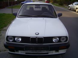 BMW E30 320i weiÃŸ von vorn