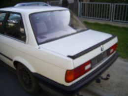 BMW E30 320i weiÃŸ hinten links